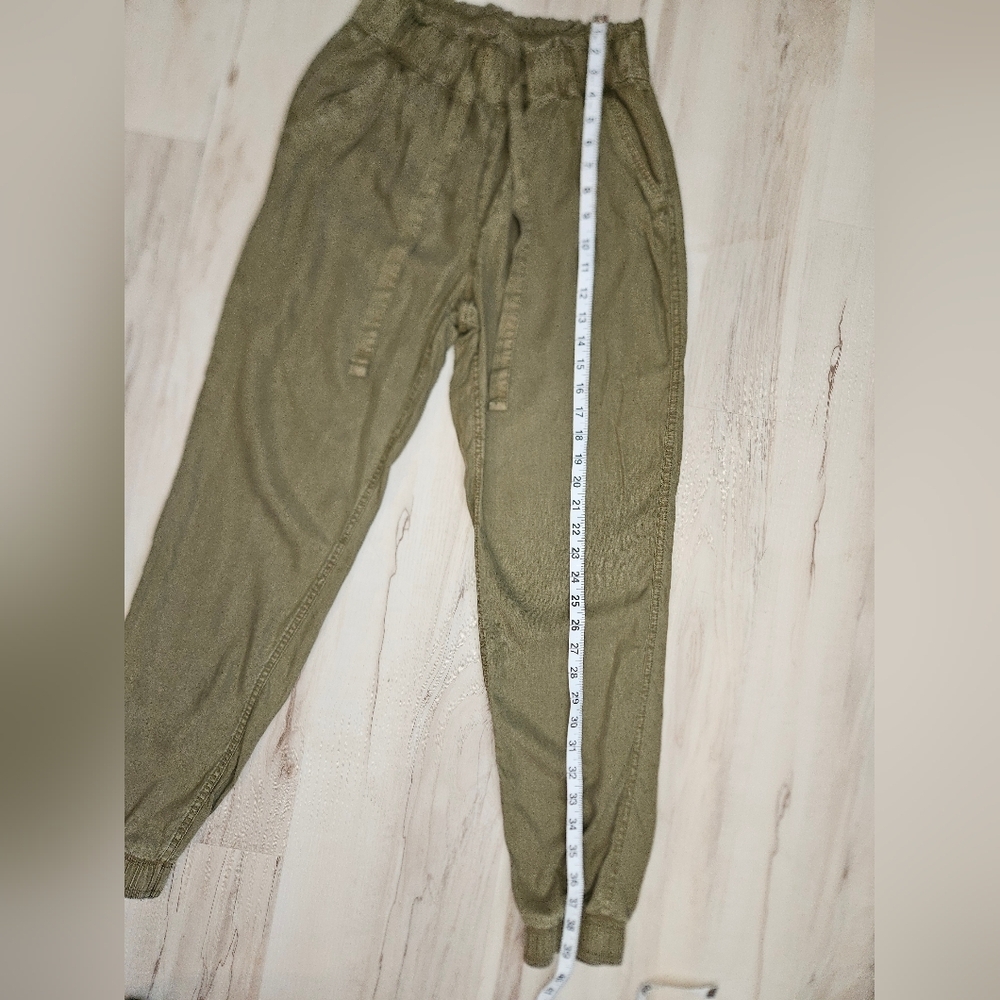 SO High Rise Jogger Pants Olive Green Smocked Waist  Women's Size Small - Picture 7 of 12